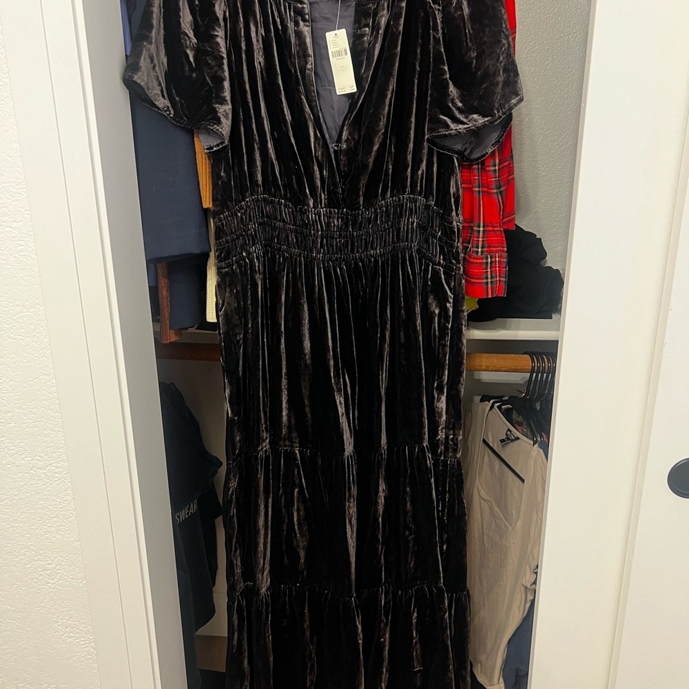 Women's Black Velvet V-Neck Tiered Maxi Dress